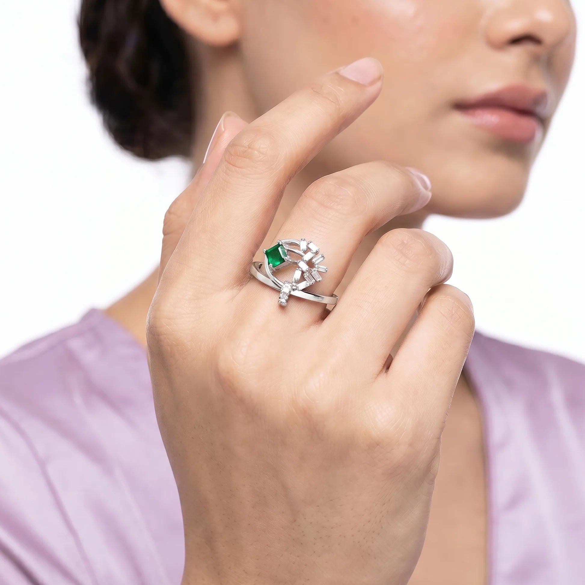 AYMI Ring Anti-Tarnish Leafy Emerald Bypass (Adjustable Size)