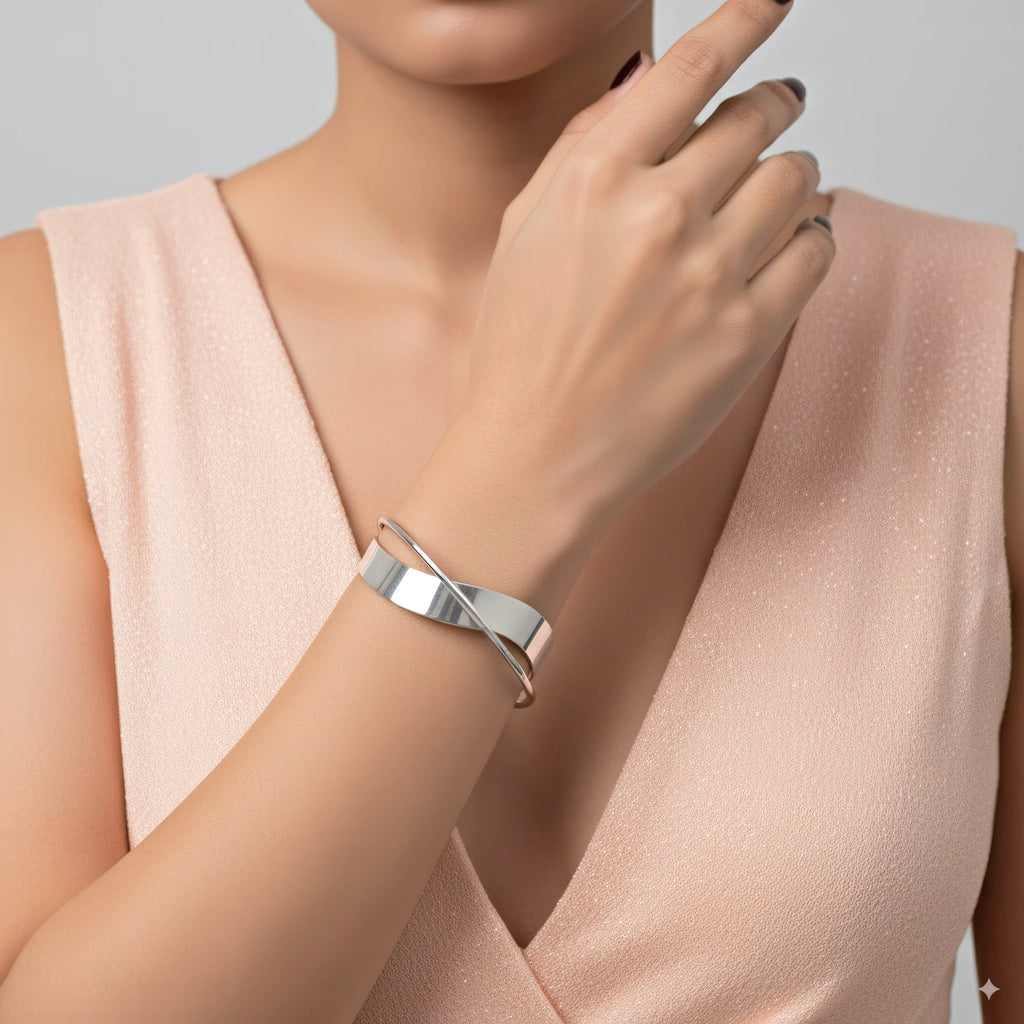 AYMI Bracelet Anti-Tarnish Metallic Silver Bangle (Adjustable Size)