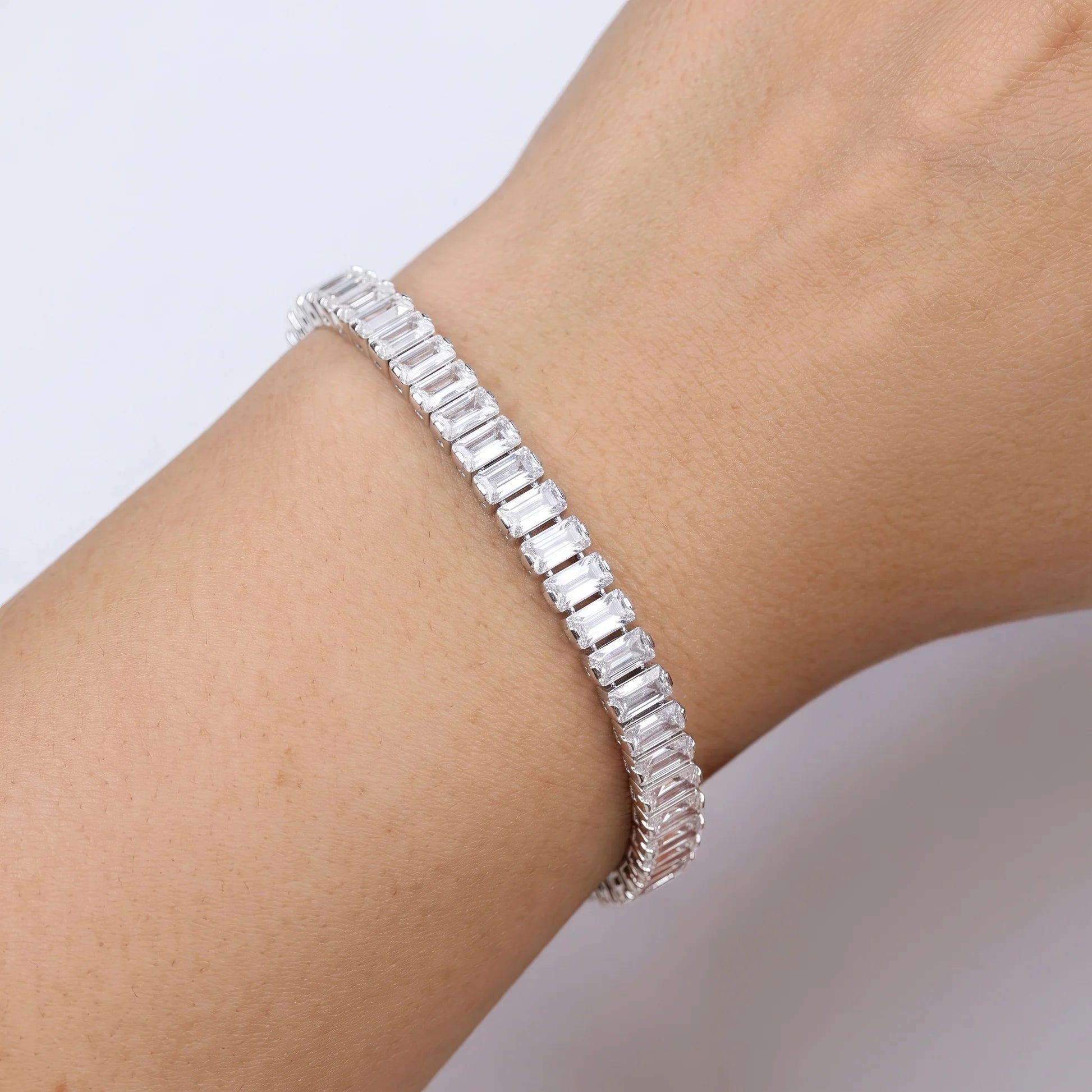 AYMI Bracelet Anti-Tarnish Emerald-Cut Crystal Tennis (Adjustable Size)