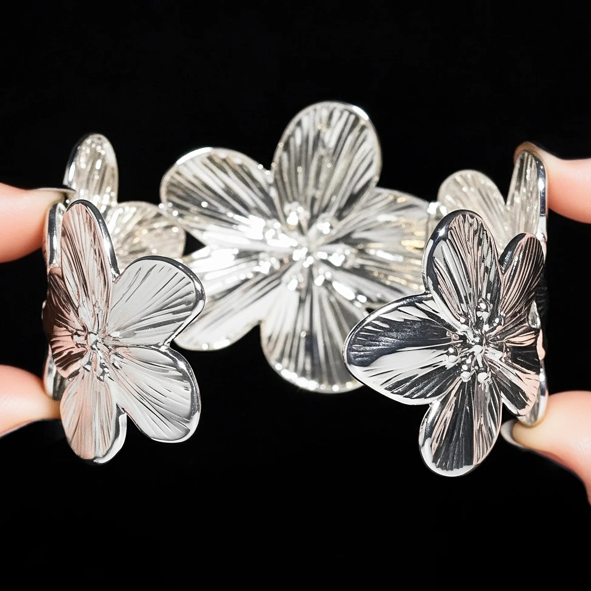 AYMI Bracelet Anti-Tarnish Silver Lily Flower (Adjustable Size)
