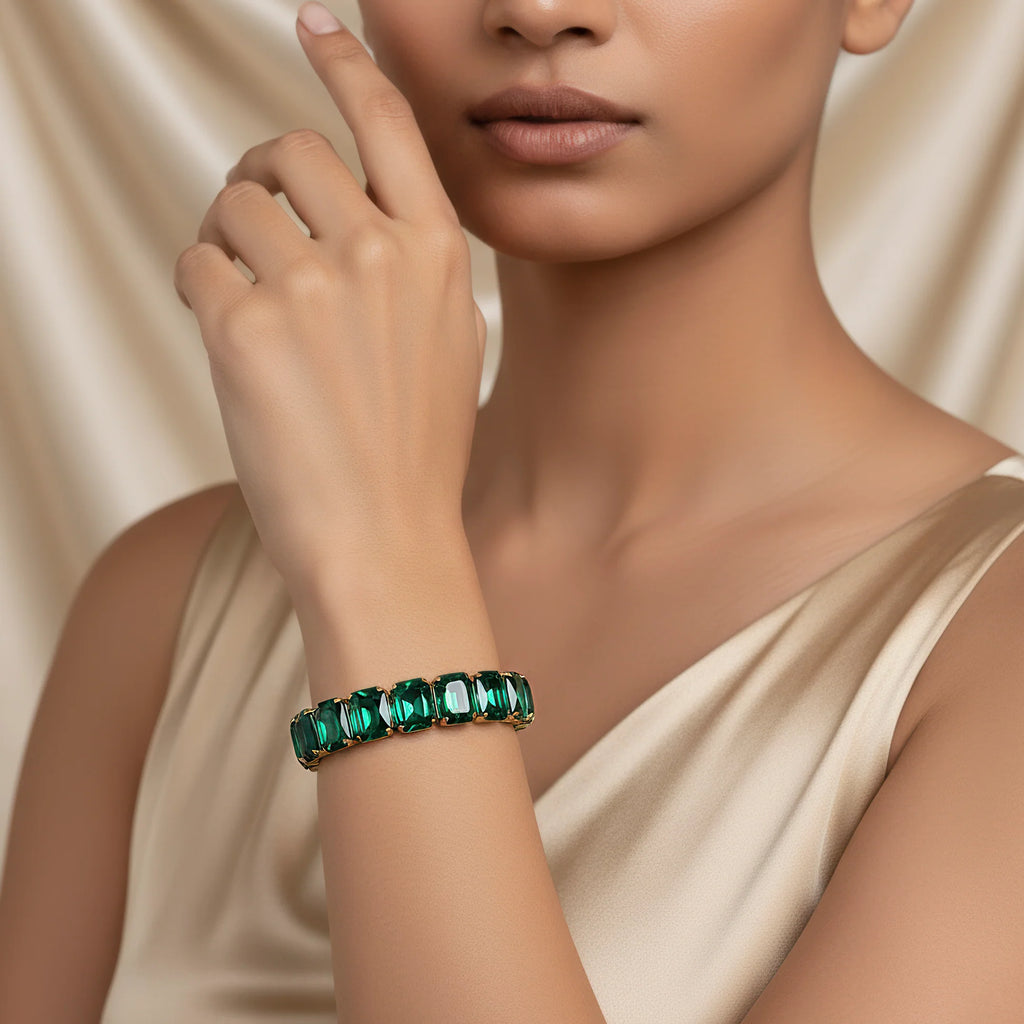 AYMI Bracelet Anti-Tarnish
Emerald Green Stretchable Bangle
(Adjustable Size)