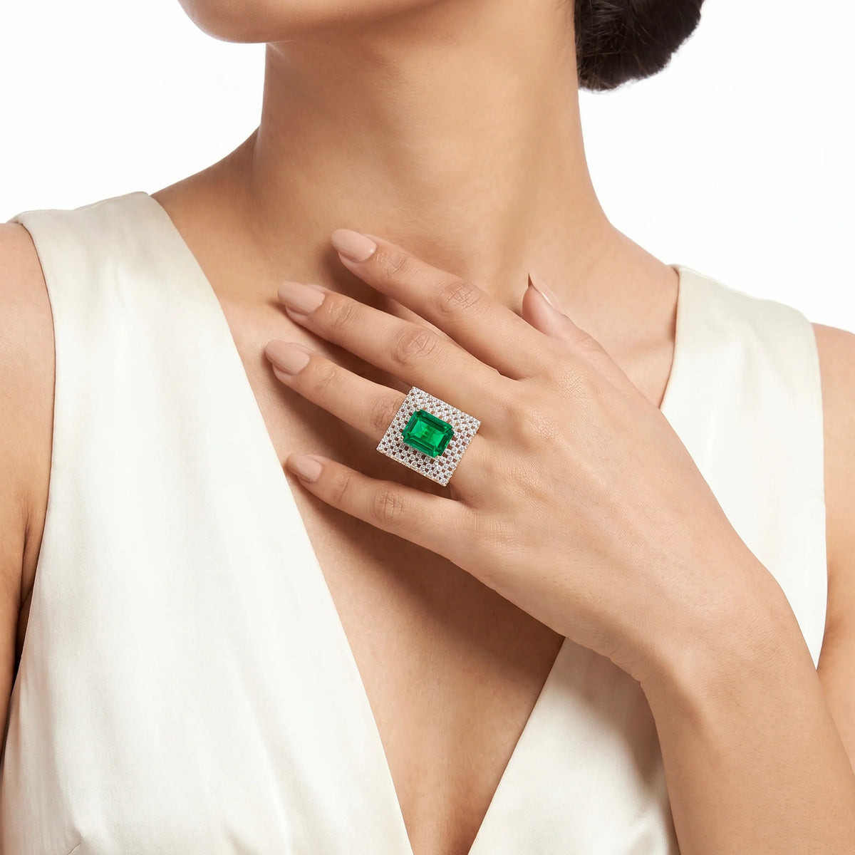 AYMI Ring Anti-Tarnish Emerald
Crystal Statement (Adjustable
Size)