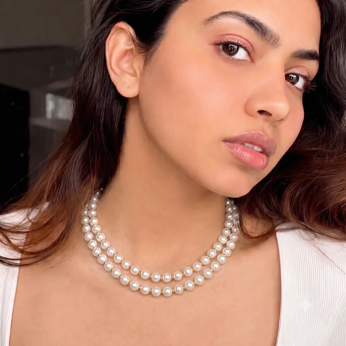 AYMI Necklace With Double-Layered White Pearls