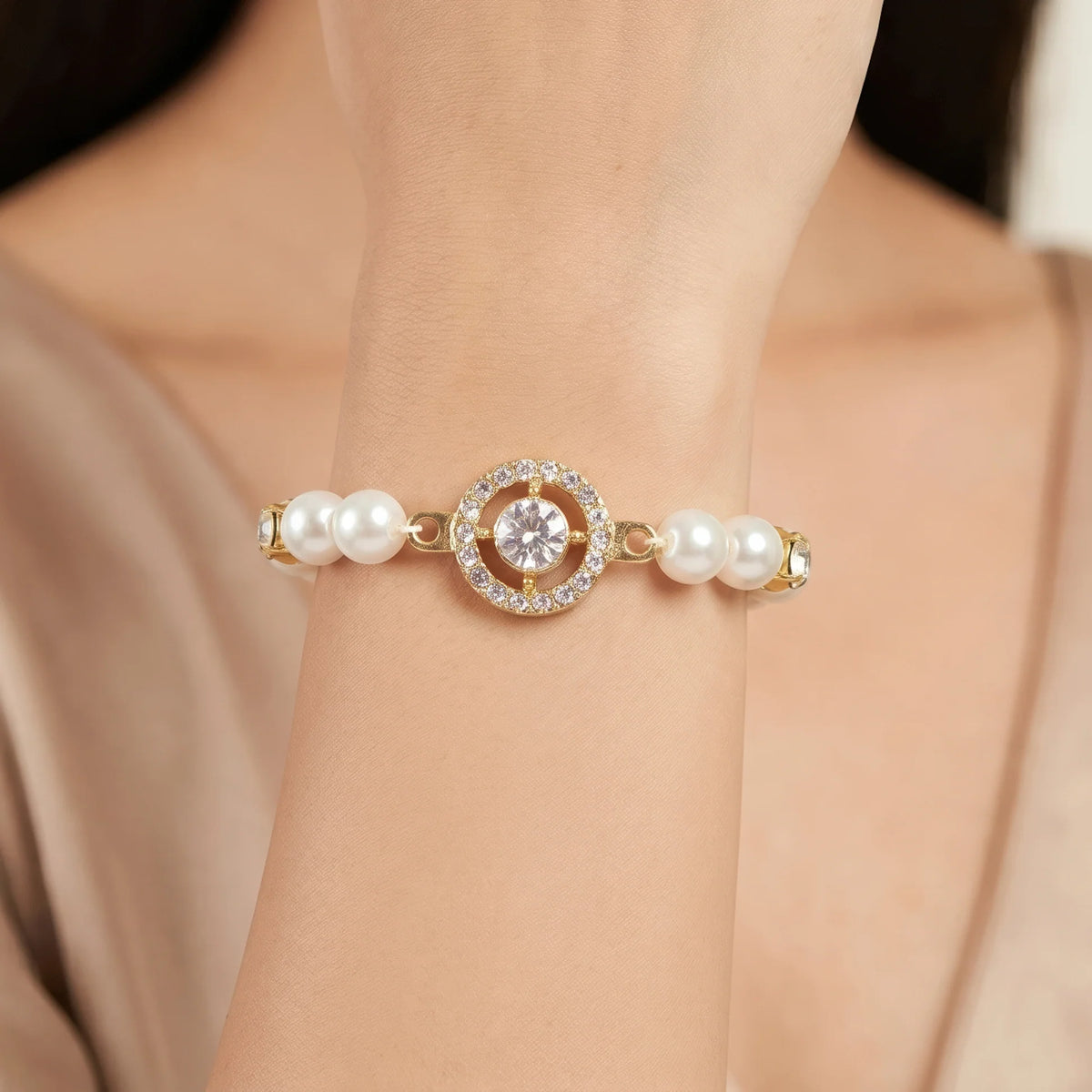 AYMI Bracelet Anti-Tarnish White
Pearl Crystal Stretch (Adjustable
Size)
