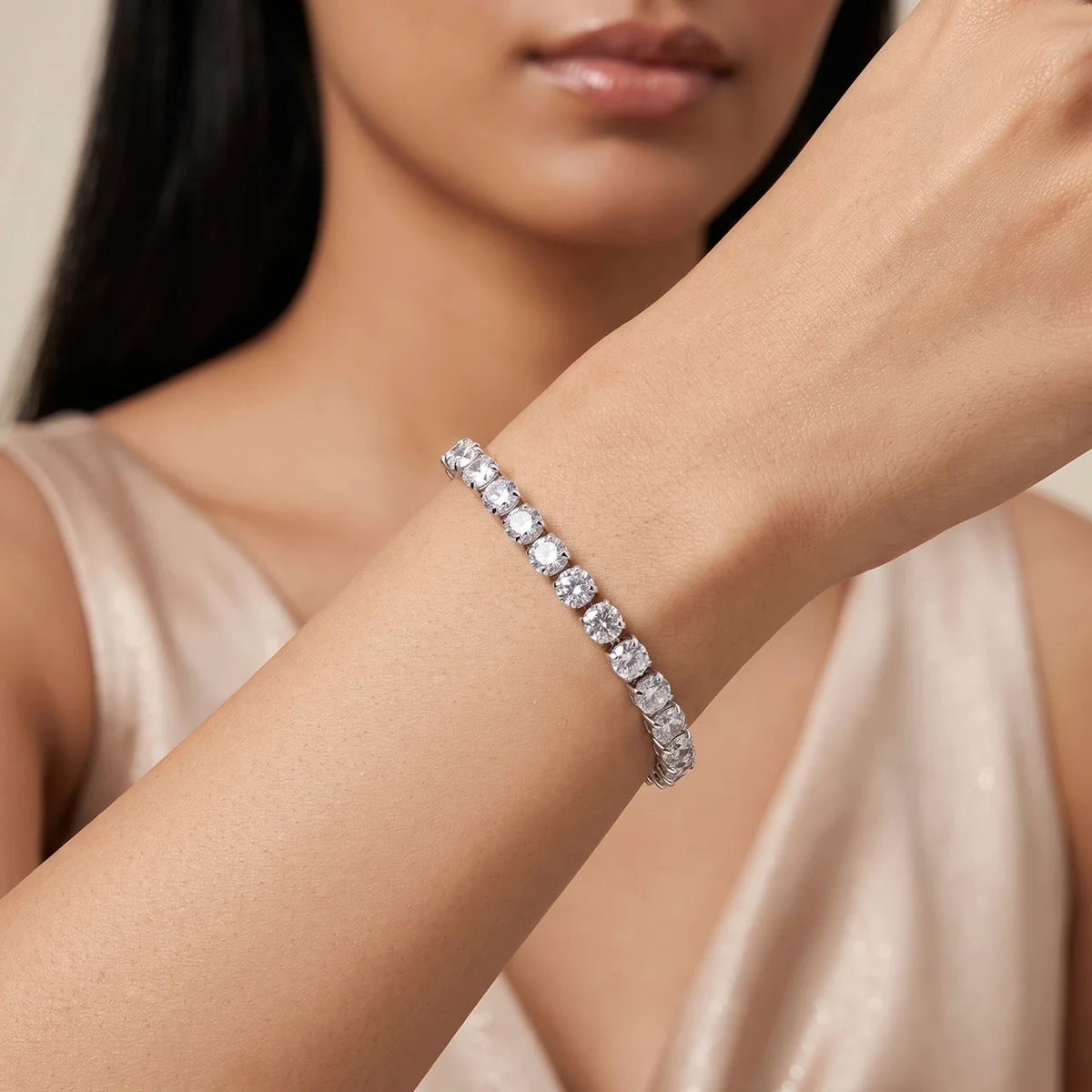 AYMI Bracelet Anti-Tarnish Silver
Plated Round Crystals
(Adjustable Size)