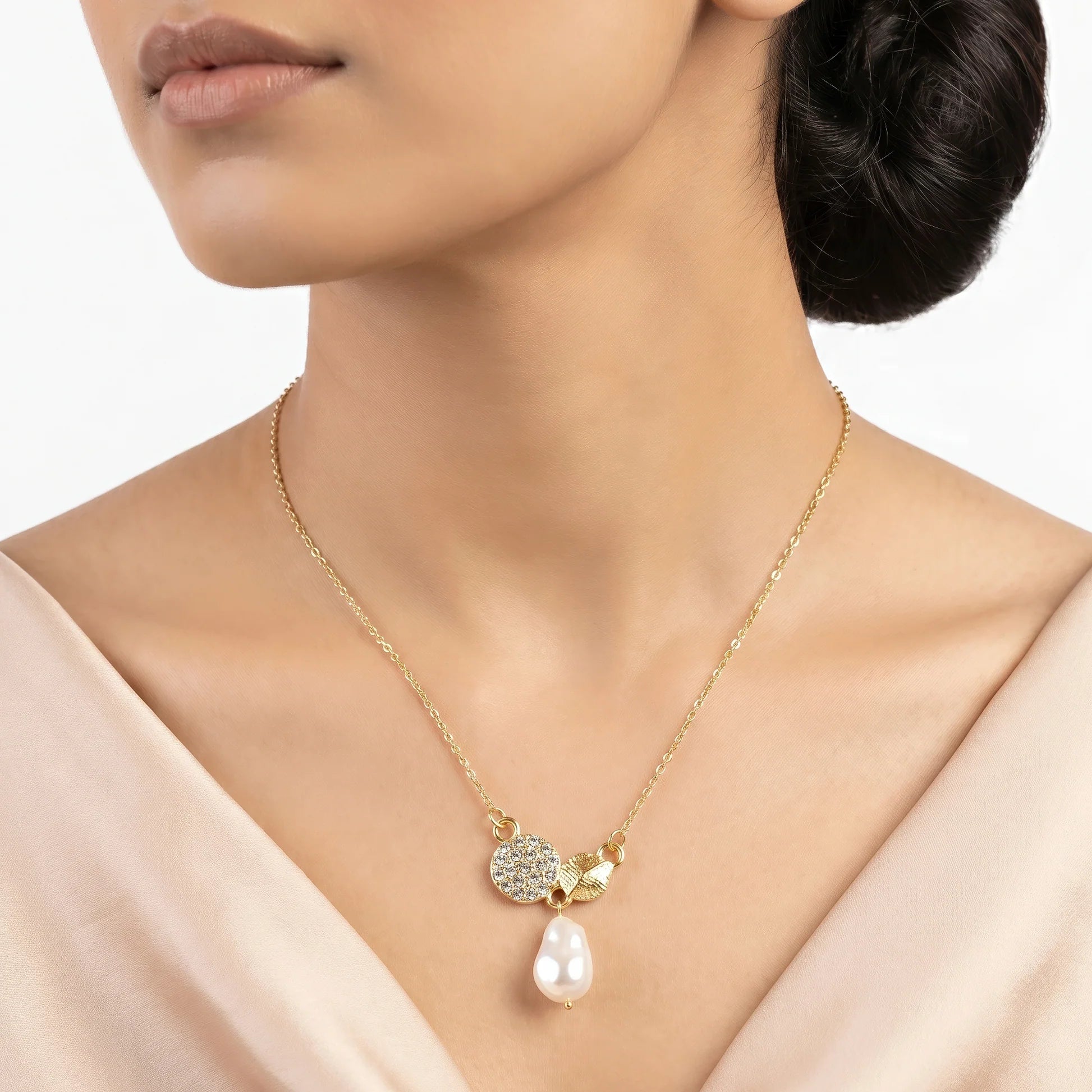 AYMI Necklace Anti-Tarnish Pavé Disc & Drop Pearl