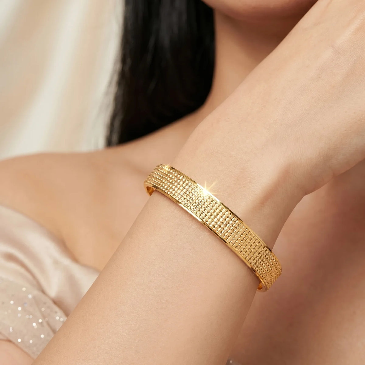 AYMI Bracelet Anti-Tarnish Gold Plated Bangle (Adjustable Size)