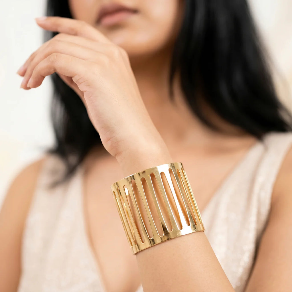 AYMI Bracelet Anti-Tarnish Cage Design Cuff (Adjustable Size)