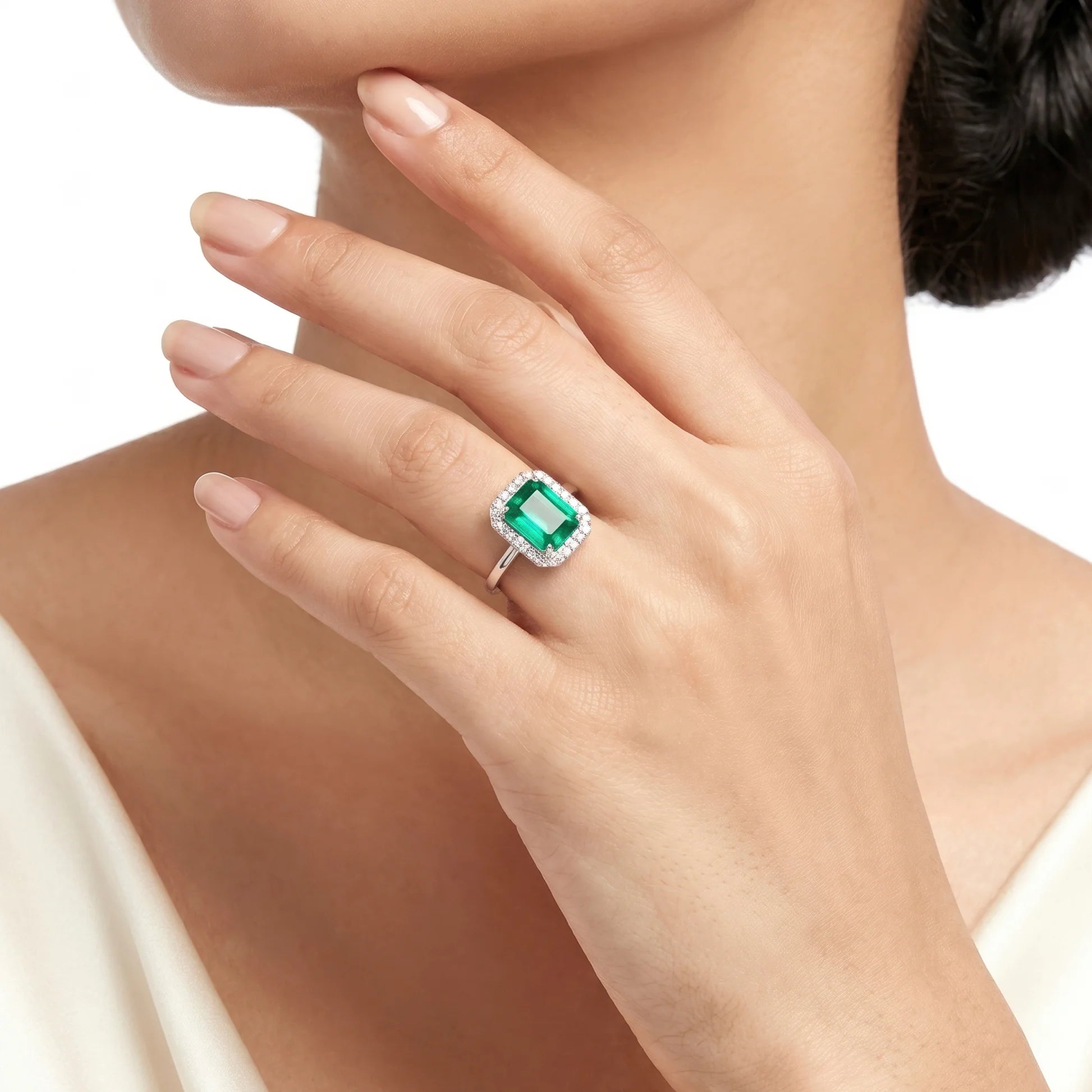 AYMI Ring Anti-Tarnish Emerald Rectangle Center Stone (Adjustable Size)