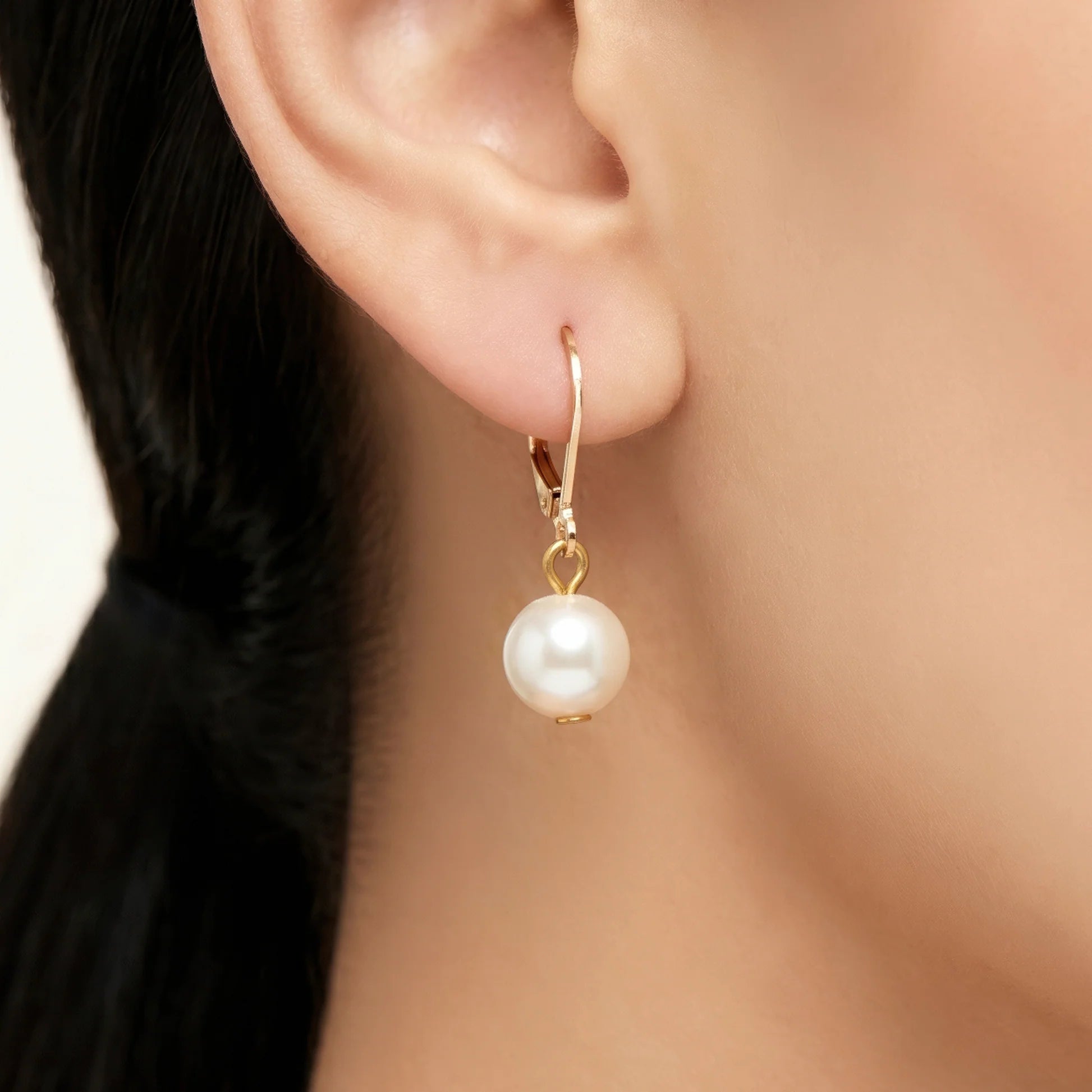 AYMI Necklace Anti-Tarnish Pearls & Crystal Set With Earrings