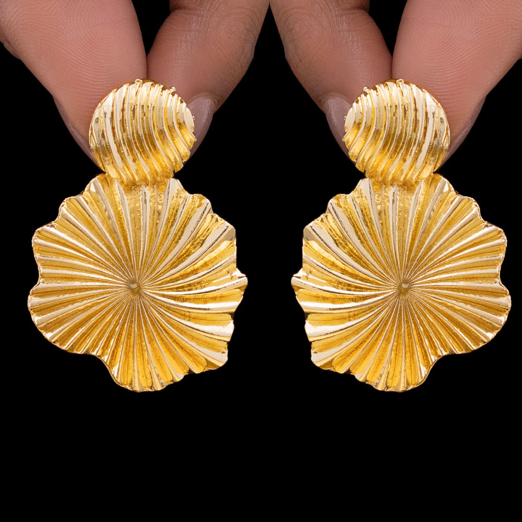 AYMI Earrings Anti-Tarnish Conch Shell Dangles With Round Tops