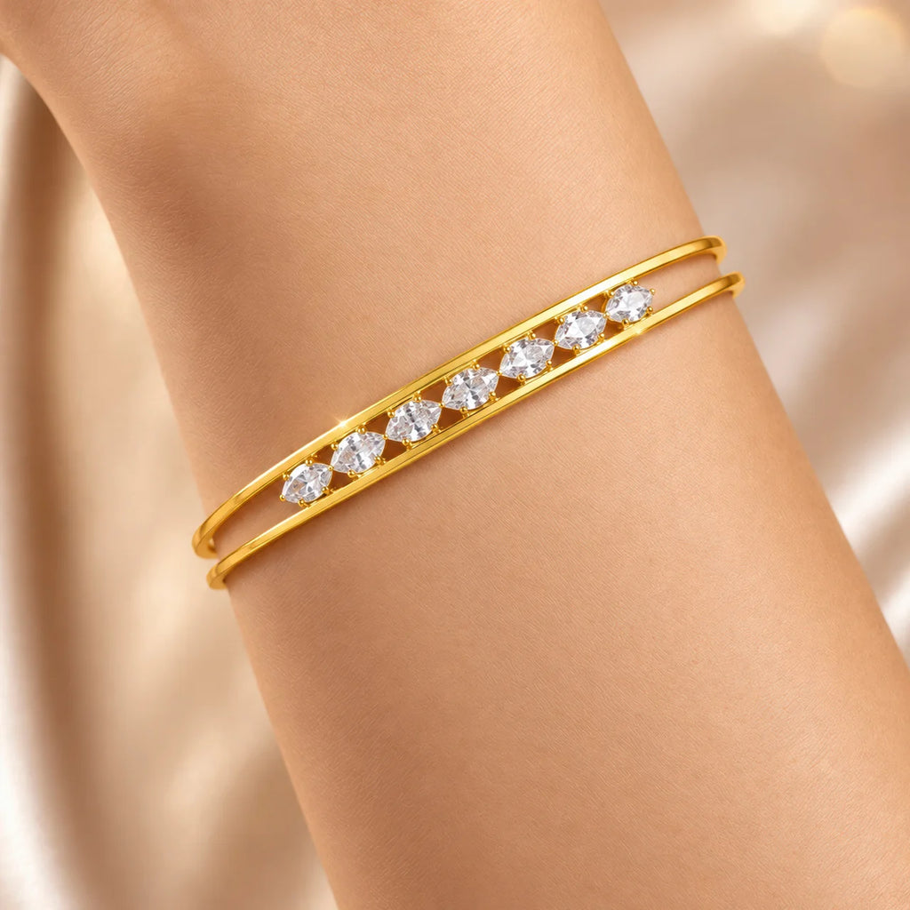 AYMI Bracelet Anti-Tarnish Oval
Crystal Cuff (Adjustable Size)