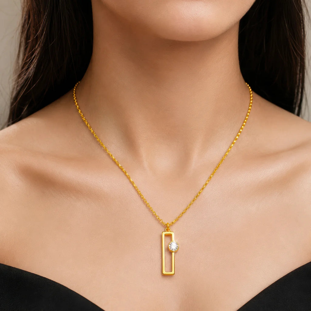 AYMI Necklace Anti-Tarnish Gold
Plated Rectangular Frame