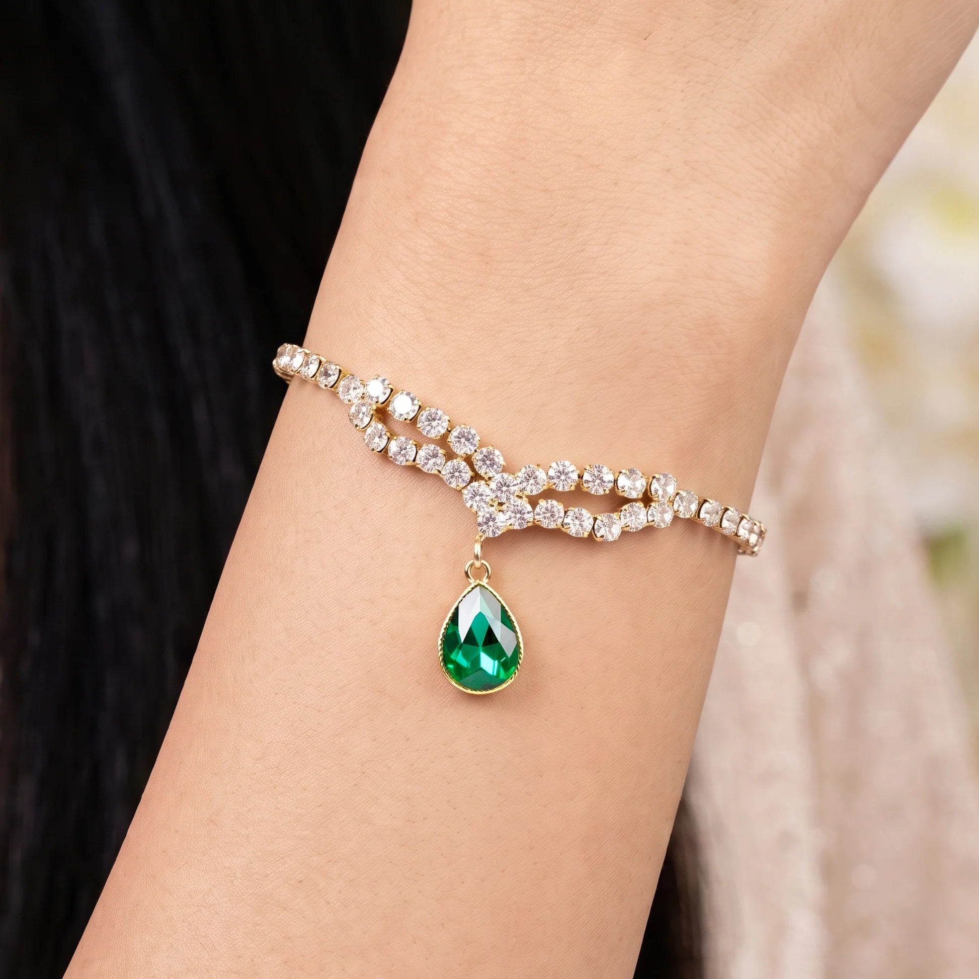 AYMI Bracelet Anti-Tarnish Green Charm Chain (Adjustable Size)