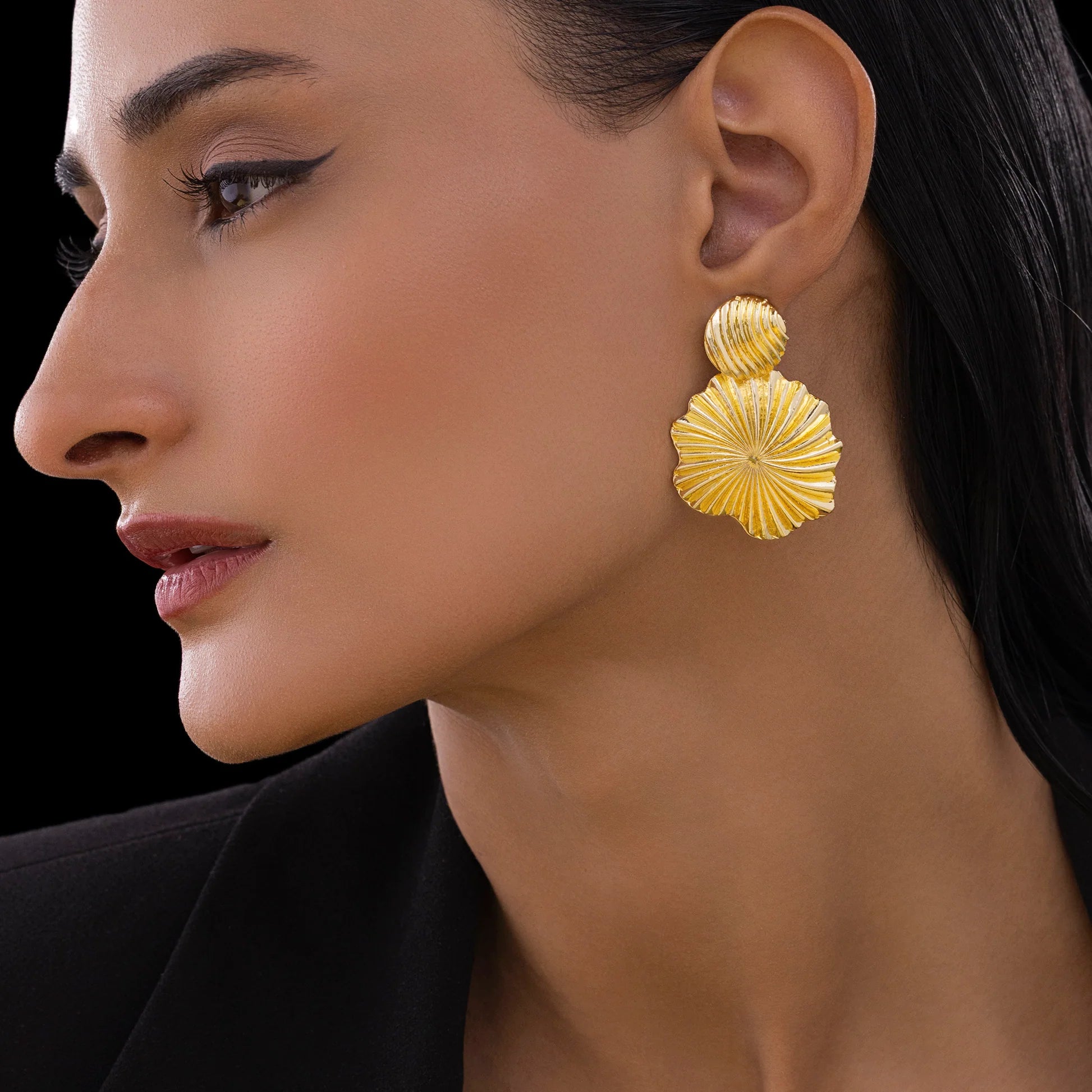AYMI Earrings Anti-Tarnish Conch Shell Dangles With Round Tops