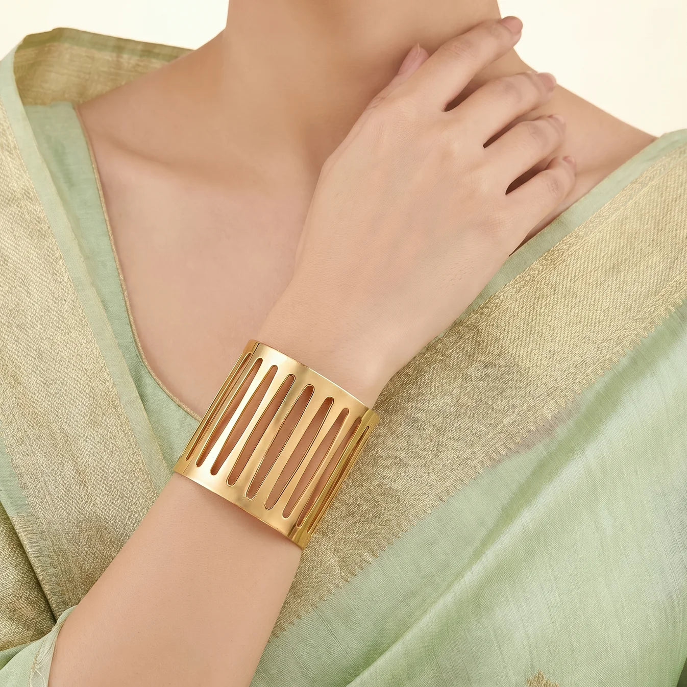 AYMI Bracelet Anti-Tarnish Cage Design Cuff (Adjustable Size)