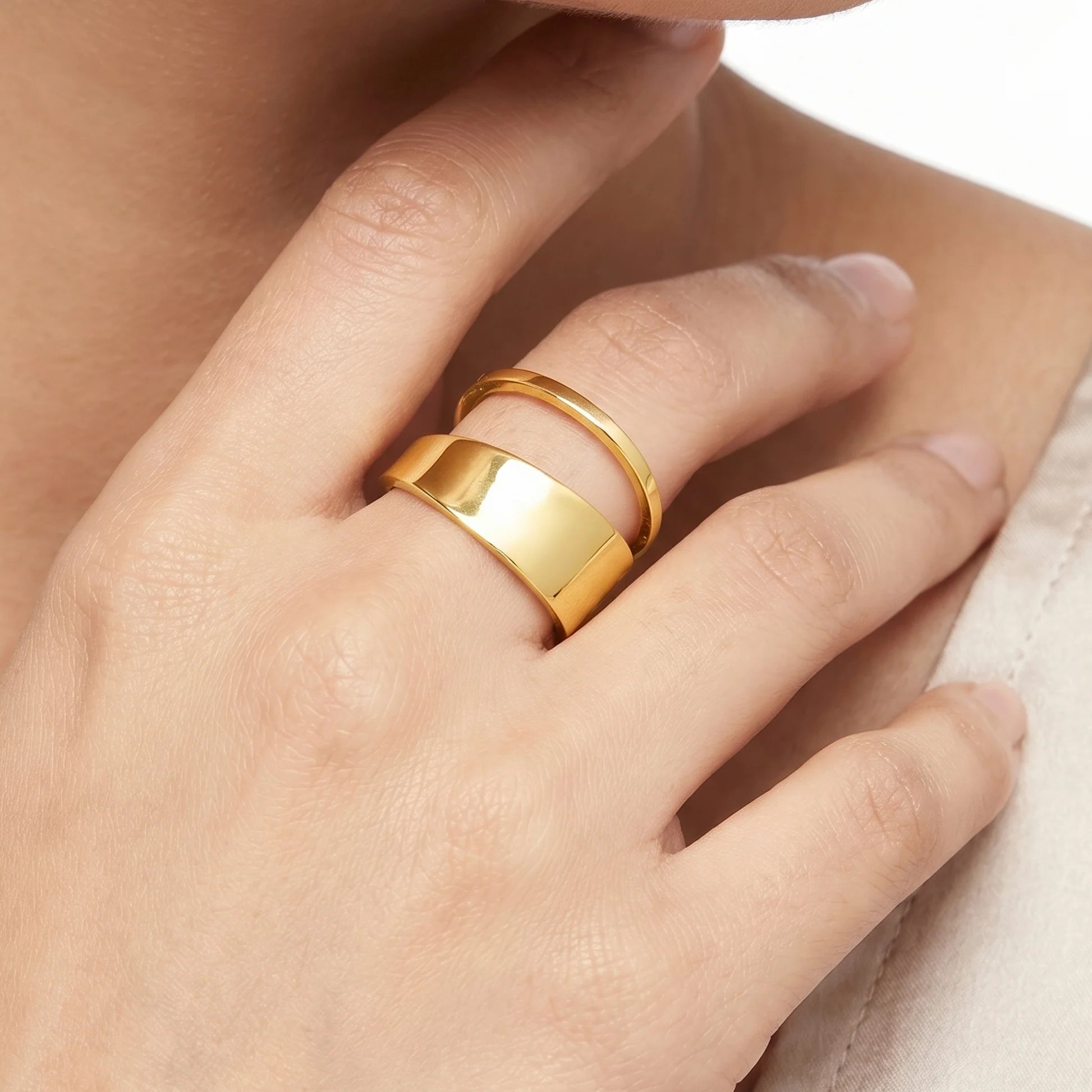 AYMI Ring Anti-Tarnish Sculptural Design (Adjustable Size)