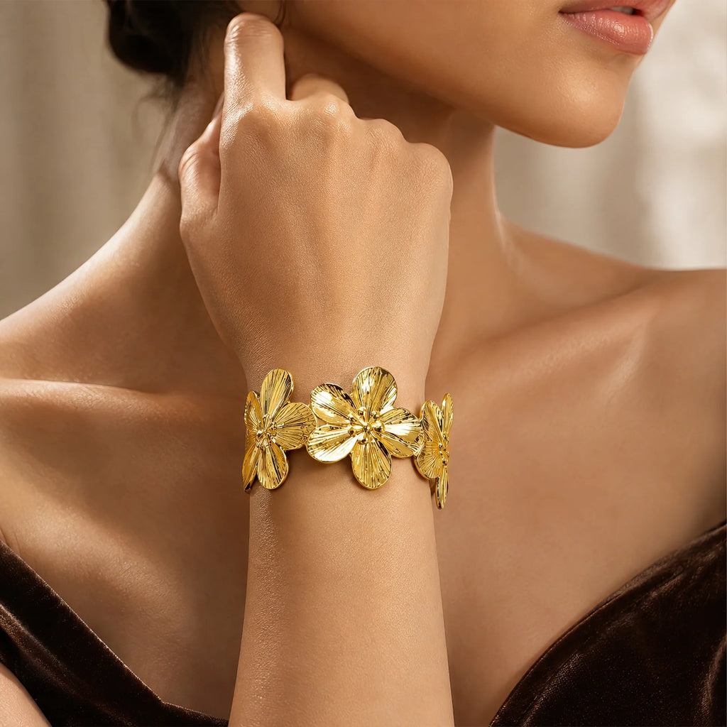 AYMI Bracelet Anti-Tarnish Gold Plated Flower Bangle (Adjustable Size)