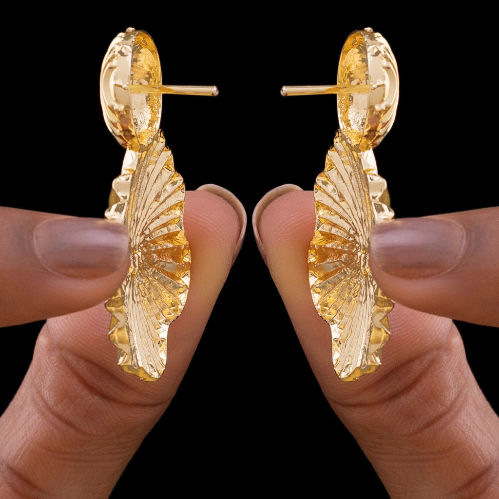 AYMI Earrings Anti-Tarnish Conch Shell Dangles With Round Tops