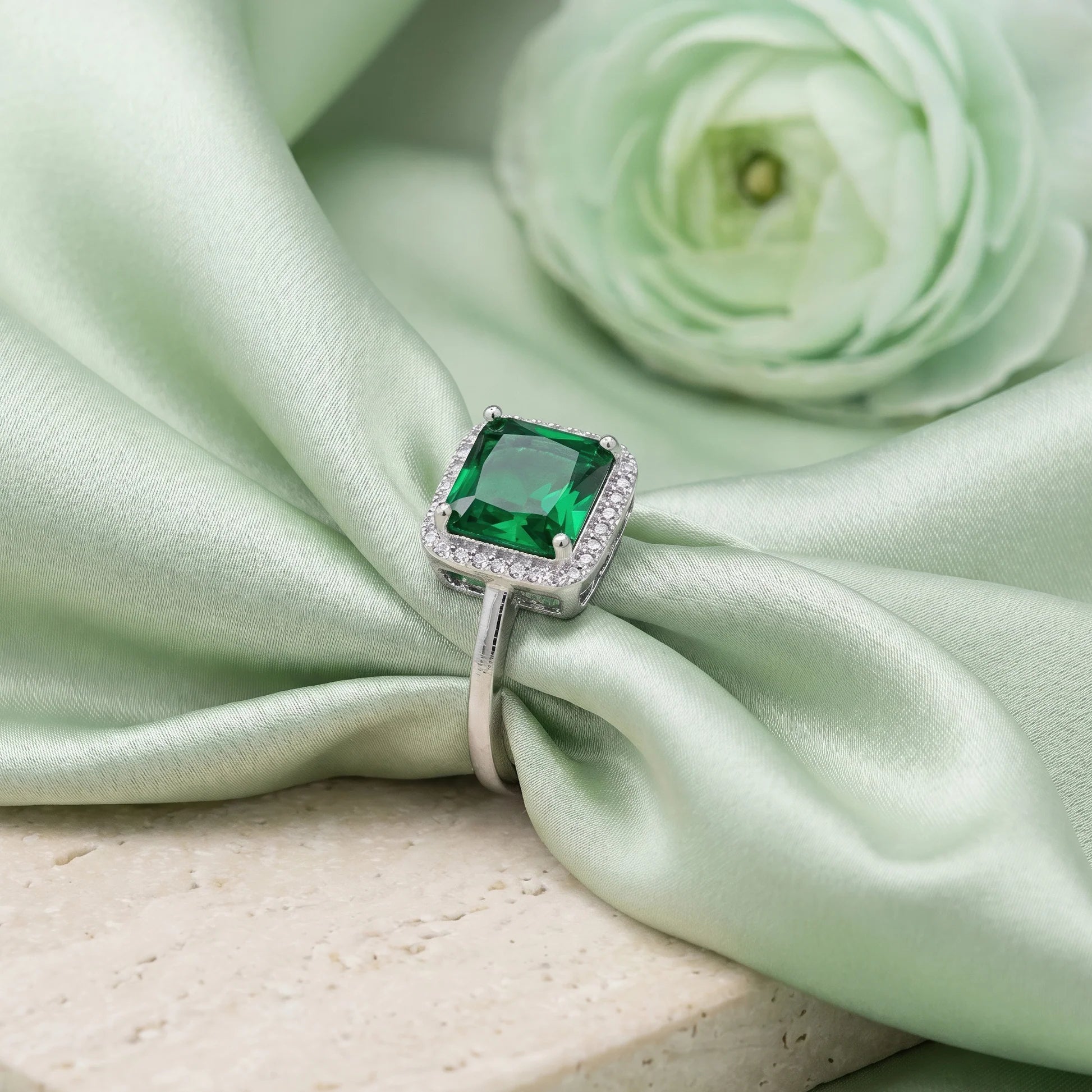 AYMI Ring Anti-Tarnish Emerald Rectangle Center Stone (Adjustable Size)