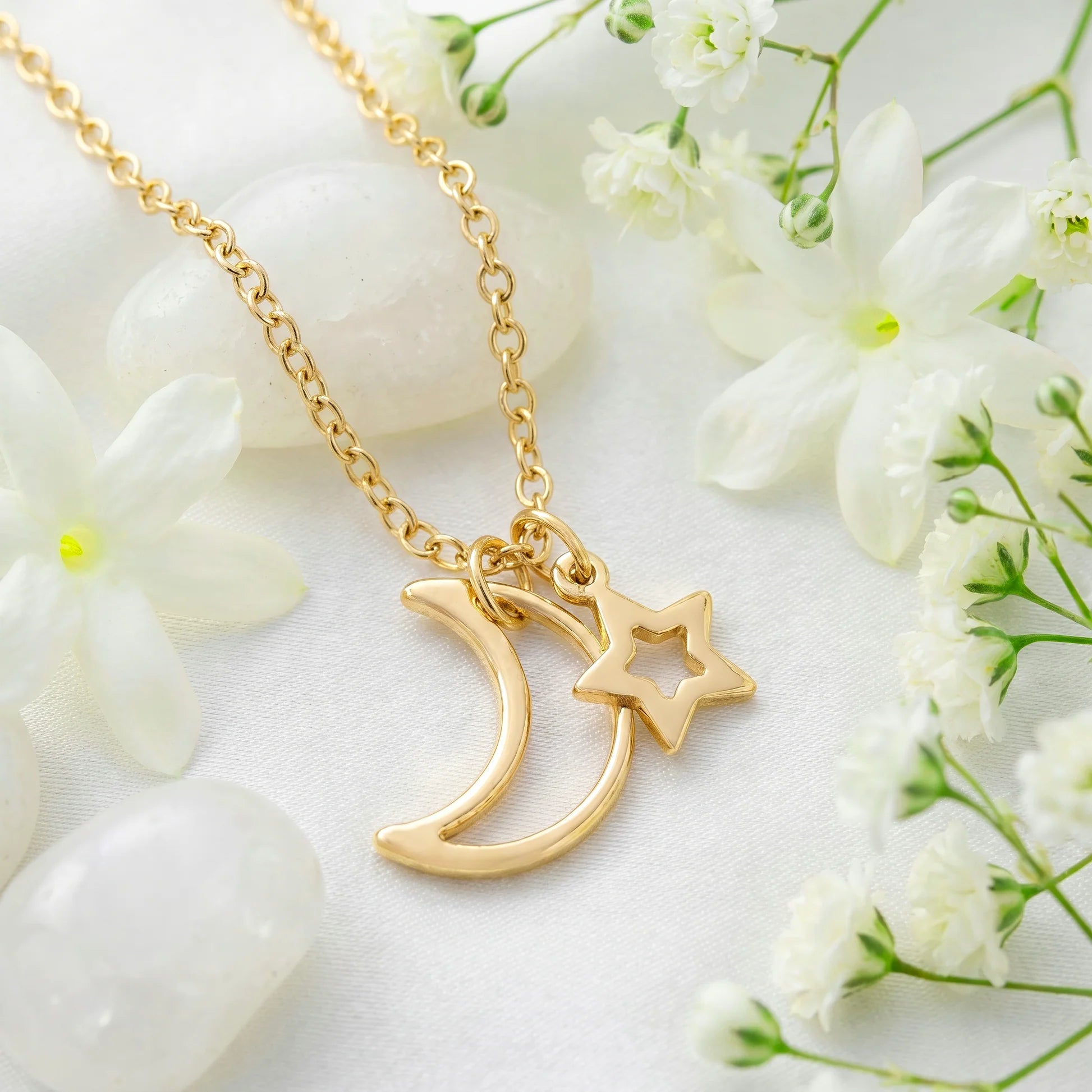 AYMI Necklace Anti-Tarnish Hollow Moon And Star Charms Minimalist