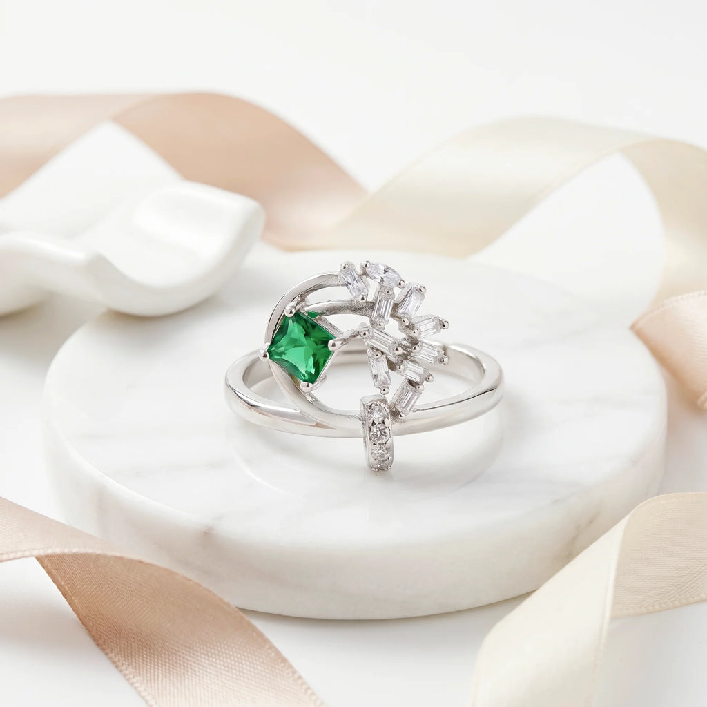 AYMI Ring Anti-Tarnish Leafy Emerald Bypass (Adjustable Size)