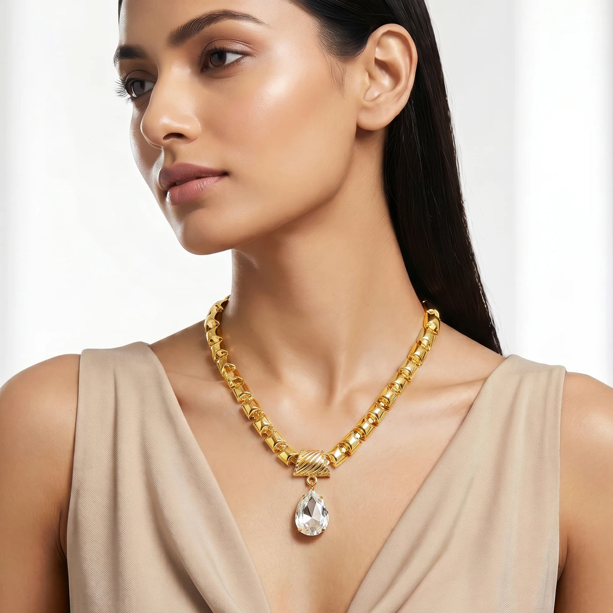 AYMI Necklace Anti-Tarnish
Gold Plated Crystal Set